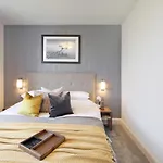 Contemporary Open Plan In Trendy Notting Hill