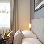 Contemporary Open Plan In Trendy Notting Hill