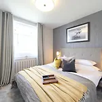 Contemporary Open Plan In Trendy Notting Hill