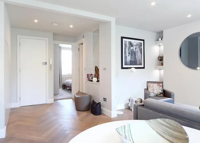 Contemporary Open Plan In Trendy Notting Hill