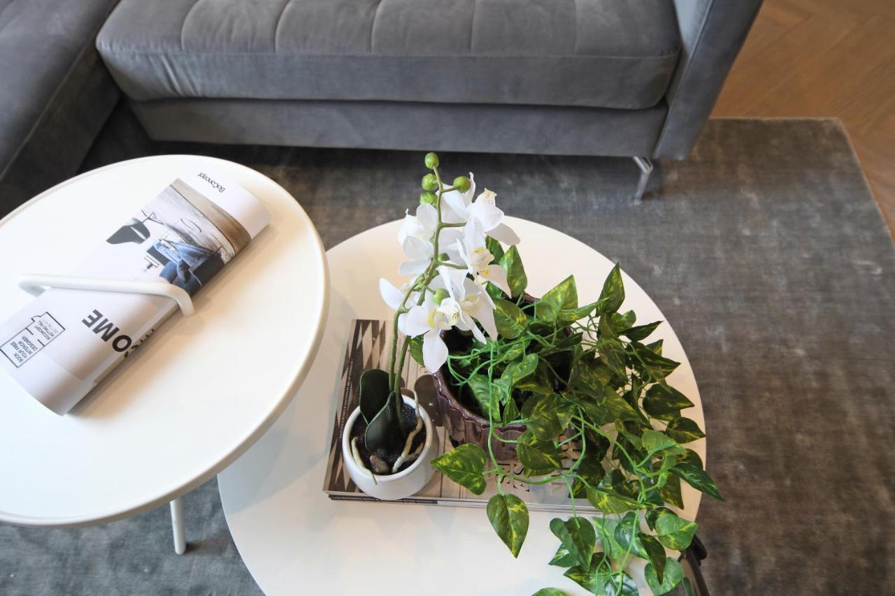 Contemporary Open Plan In Trendy Notting Hill